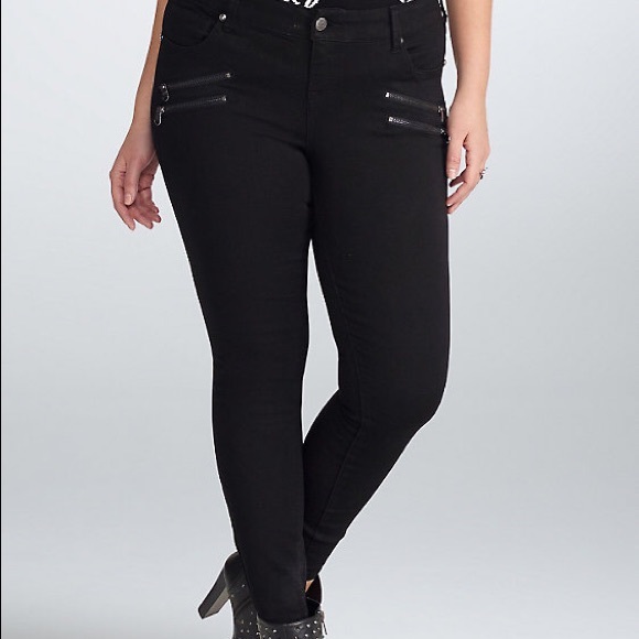 torrid Denim - Torrid x Rebel Wilson Black Skinny Jeans!